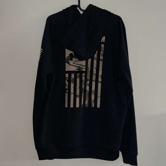Men's Under Armour Camo Print Freedom Flag Hoodie Size Large & BRAND NEW! - Picture 3 of 6